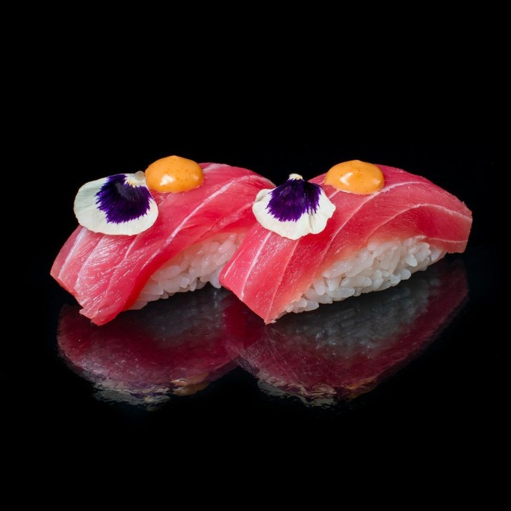 Нігірі з тунцем